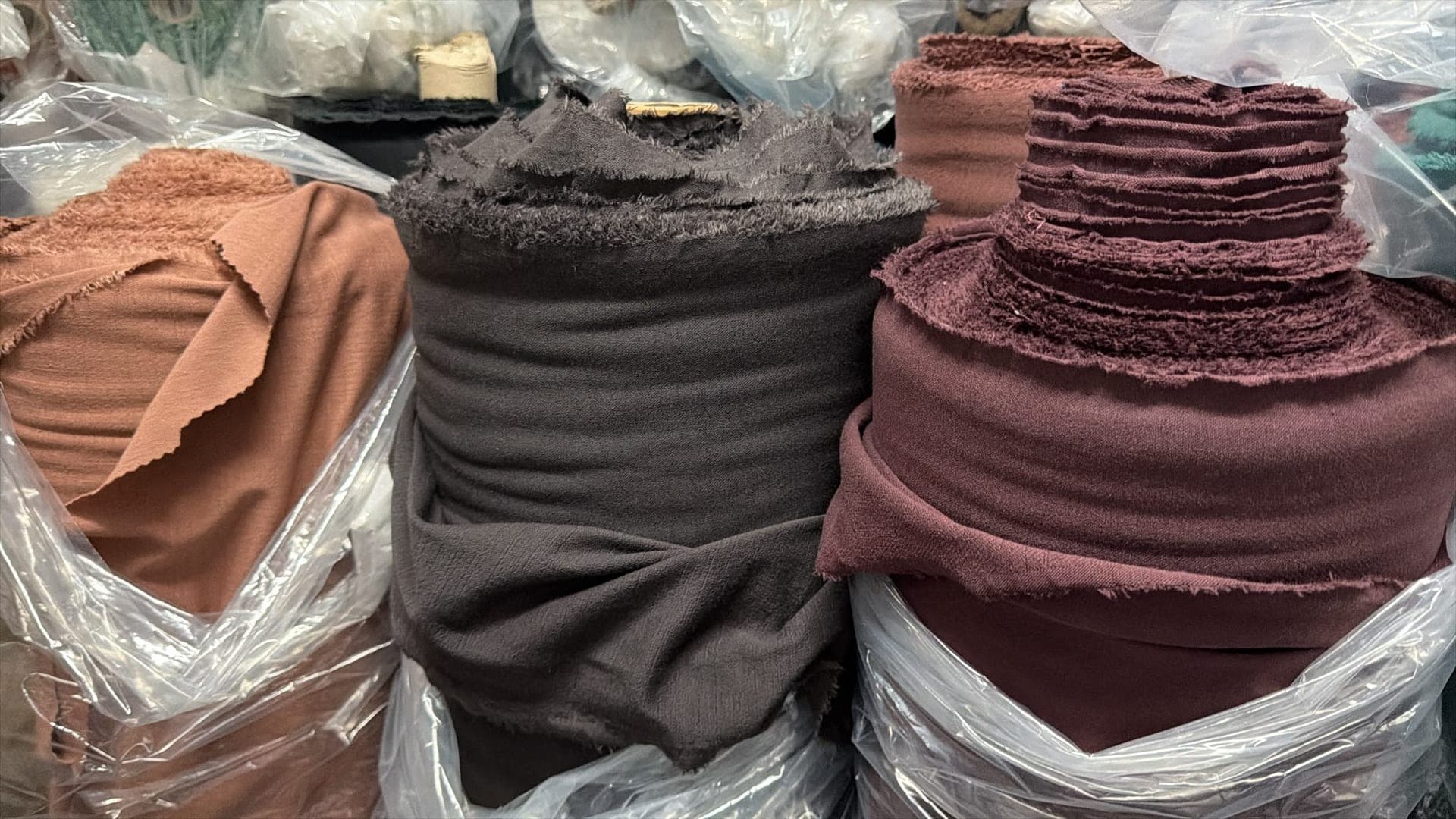 Solid colour fabric rolls warehouse